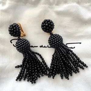 Oscar de la Renta Black Earrings, clip-on. Worn once and in excellent condition.